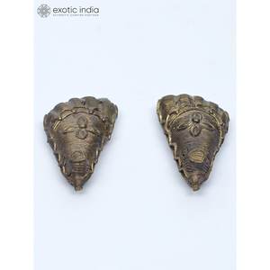 Escultura pequeña de Devi's Charan hecha a mano de 2 pulgadas en latón hecha en India - Product Image 3