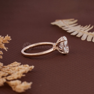 Bague solitaire en or rose à coupe ovale au design tendance, avec diamant de laboratoire, bijoux fins pour femmes - Product Image 4