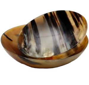Bol élégant en corne de buffle sculptée, pièce de service contemporaine, décoration artisanale faite à la main pour table à manger, cuisine, maison, personnalisable pour les fêtes - Product Image 1