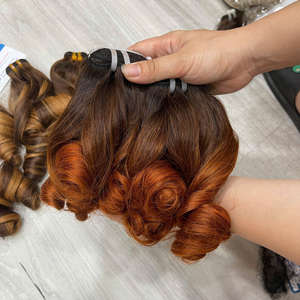 Producto Popular: Extensiones de Cabello Humano Rizado y Voluminoso Vietnamita Crudo de Fábrica, Color Ombre, con Peluca Frontal de Encaje HD - Product Image 1