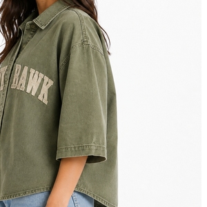 Chemise en jean ample à manches courtes pour femme – Qualité supérieure, douce, respirante, décontractée, élégante, confortable, classique, fermeture boutonnée sur le devant - Product Image 6