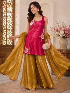 Conjunto de fiesta de diseñador, pintado y cortado a mano, con trabajo artesanal Dana, top de seda Fandy con pantalón Plazzo y dupatta, completamente cosido y listo para usar. - Product Image 2