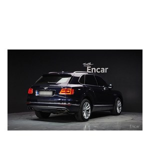 Bentley Bentayga 4.0 V8 Modèle juin 2021 avec 67 546 km Boîte de vitesses automatique Sièges en cuir Caméra arrière Volant à gauche - Product Image 2