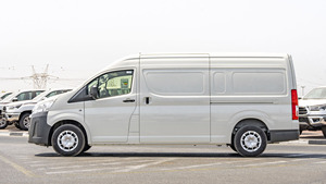Toyota Hiace 2025 Usada de Alta Calidad, Perfecta, Impecable, Tracción Trasera, Motor V6 de 3.5L a Gasolina, Transmisión Manual de 6 Velocidades, 277 bhp, 13 Asientos - Product Image 2