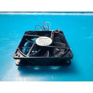 Ventilateur axial DC MinebeaMitsumi 4710KL-04W-B59 d'occasion – Pièces détachées d'équipement semi-conducteur Legacy - Product Image 1