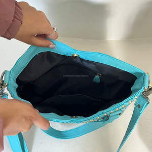 Sac bandoulière et portefeuille en cuir de vachette véritable, fait main, de qualité supérieure, ensemble de 2 pièces pour femmes - Product Image 5