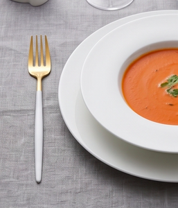 Fourchette à tête dorée avec manche en résine blanche – Couverts élégants et raffinés, parfaits pour la table à manger, les essentiels de cuisine et les cadeaux - Product Image 4