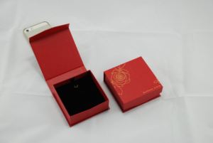 Boîte à bijoux rectangulaire en or avec motif de roses en feuille d'or, extérieur en papier artistique et intérieur en velours, 60x56x35mm - Product Image 3