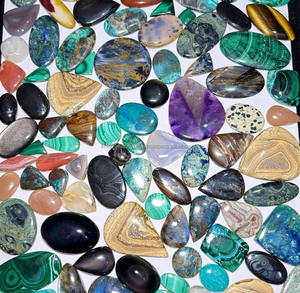 Lote al por mayor de piedras preciosas sueltas de cabujón en forma natural de varios tamaños y formas - Product Image 1