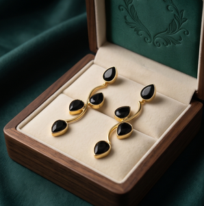 PENDIENTES DIVYORO CON DISEÑO DE HOJA - Product Image 4