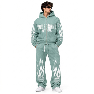 Conjunto de Sudadera con Capucha y Pantalones Deportivos de Felpa de Algodón Estampado de Alto Gramaje Personalizado para Hombre, con Detalle Gráfico de Pedrería - Product Image 3