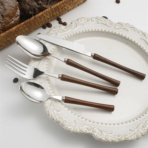 Juego de Cubiertos Clásicos Premium de Acero Inoxidable Estilo Occidental con Acabado Espejo, Cuchillo, Tenedor y Cuchara Sostenibles, Marca PHC, Hecho en India - Product Image 4