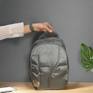 Sac à dos moderne et élégant pour ordinateur portable de bureau avec design multifonctionnel en nylon, transport confortable, doublure en PVC et fermeture éclair simple - Product Image 1