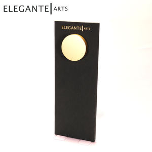 Exhibición de joyería en color dorado para escaparates - Product Image 3
