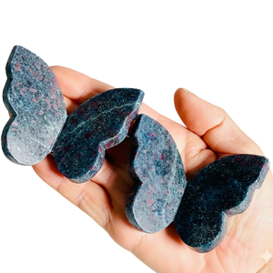 Ailes de papillon en rubis et kyanite naturels, sculptées dans le cristal, pierre énergétique, spécimen minéral de guérison pour la décoration de la maison et du bureau, vente en gros - Product Image 4