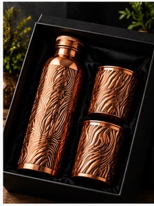 Auténtico Juego de Botella y Vasos de Cobre Forjado a Mano, Caja de Regalo Portátil para Regalos Empresariales - Product Image 4