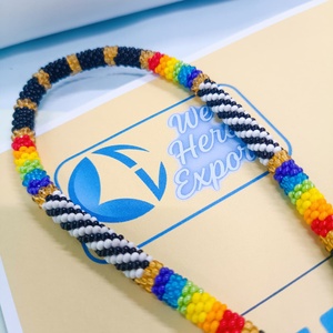 WE HERE EXPORTS Porte-clés de poignet tendance pour femme, fait main, avec perles de rocaille, pierres imitation perle et éléments à insérer pour ongles, cadeau bleu - Product Image 2