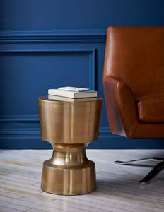 Mesa Auxiliar Metálica Vintage Hecha a Mano con Detalles Artísticos, Ideal para Habitaciones de Estilo Clásico - Product Image 5