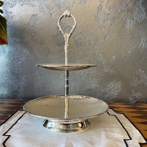 Venta al por Mayor de Soporte Redondo de Aluminio Hecho a Mano para Pastel de 2 Niveles CRAFT ASCENT, Decorativo para Fiestas, Bodas y Eventos, Acabado Dorado Personalizado - Product Image 5