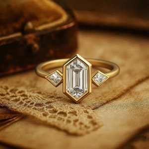 Anillo de Compromiso de Lujo con Moissanita de Corte Hexagonal, Oro Amarillo de 14K, Engaste de Bisel, Anillo de Promesa de Tres Piedras, Joyería, Regalo para Mujer - Product Image 6