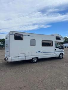 Camping-car de luxe tout-terrain 4x4 avec télévision, sèche-linge, lit, réfrigérateur, une chambre, charge utile de 990 kg pour le camping et l'utilisation domestique - Product Image 3