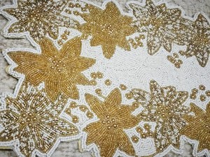 Chemin de table brodé à la main avec perles, motif floral, style glamour, tapis rectangulaire en tissu pour la décoration de la maison - Product Image 4