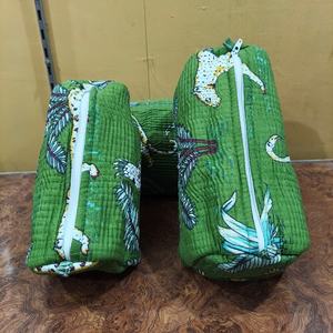 Sac cosmétique rectangulaire grande capacité en coton Kaya Loom avec fermeture éclair, motif floral matelassé, pour fille, lot de 3 pièces - Product Image 6