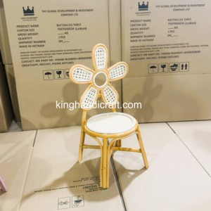 Chaise pour enfants en rotin faite à la main sur mesure pour événements festifs, siège tressé écologique pour enfants pour anniversaires, mariages, location - Product Image 1