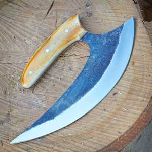 Cuchillo Ulu hecho a mano de acero con alto contenido de carbono, de 8 pulgadas, con mango de hueso y funda de cuero. - Product Image 3