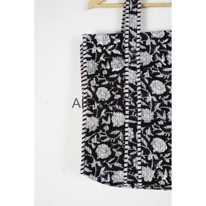Nuevo Bolso Tote Acolchado con Estampado Floral y Asa Larga, Venta al por Mayor Directa de Fábrica, Bolso de Hombro de Viaje, Moda, Gran Capacidad, Gimnasio y Deportes - Product Image 4