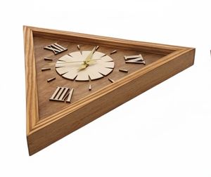Hermoso Reloj de Pared de Madera Hecho a Mano, Estilo Moderno, Forma Triangular, Estilo Antiguo, Decoración para el Hogar y la Oficina, para Sala de Estar - Product Image 5