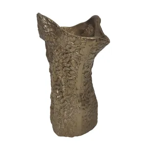 Vase en métal doré antique effet écorce d'arbre avec bord évasé irrégulier, support de fleurs sculptural organique pour table, salon, décoration intérieure - Product Image 2
