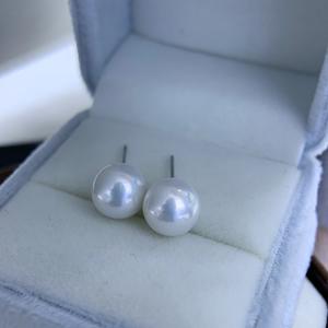 Pendientes de Perlas Edison de Agua Dulce de 9-10 mm, Color Blanco Frío, Sai Ao, Ligeramente Imperfectos, Modernos y Elegantes - Product Image 3