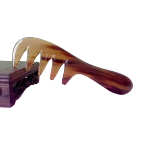 Peigne en corne naturelle Heritage Glow RoyalCraft, peigne à cheveux en corne polie EcoLuxe, peigne de toilettage vintage en corne - Product Image 3
