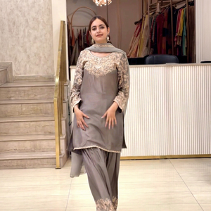 Nouvelle collection exclusive de salwar kameez en soie, style indien et pakistanais, pour les occasions spéciales, disponible au meilleur prix. - Product Image 1