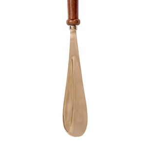 Cuchara de madera larga con acabado en nogal y mango de latón brillante con diseño de gato, hecha a mano, elegante, ayuda para el calzado y accesorio para el cuidado de los zapatos - Product Image 2