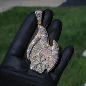 Pendentif flocon de neige flamme en moissanite, argent sterling 925 plaqué or, bijoux hip-hop glacés, cadeau de luxe unisexe - Product Image 1