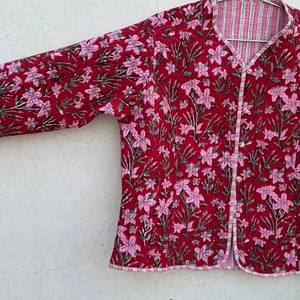 Veste matelassée pour femme, imprimé floral, col en V, manches trois quarts, rouge rose, aspect coton, vêtement d'extérieur - Product Image 5