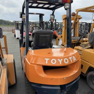 Equipo de Montacargas Japonés Usado con Mástil de Tres Etapas y Mástil de Dos Etapas Compatible con Komatsu, Mitsubishi, TCM y Otras Marcas - Product Image 1