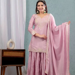 Conjunto de traje Sharara de diseñador para fiestas con bordado de códigos - Product Image 1