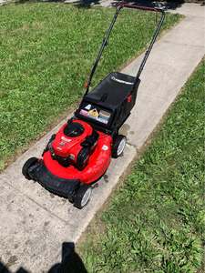 เครื่องตัดหญ้าแบบใช้น้ำมันเบนซินยี่ห้อ Troy Bilt ขนาด 21 นิ้ว เครื่องยนต์ 140 ซีซี ขับเคลื่อนล้อหน้า สีแดงและสีดำ - Product Image 3