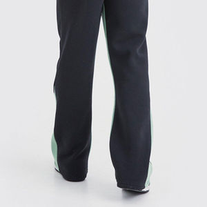 Ropa de Invierno Personalizada OEM para Hombre, Talla Grande, Traje Deportivo con Pantalones Acampanados, 100% Algodón Felpa, Ecológico, Secado Rápido, Transpirable, MOQ Bajo - Product Image 4