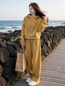Conjunto Deportivo con Capucha para Mujer, Color Amarillo Mostaza, Sudadera con Cierre de Media Cremallera, Pantalones Largos Holgados, Atuendo Casual 2 en 1 para Otoño - Product Image 5