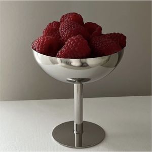 Bol à glace moderne en acier inoxydable, coupe à dessert sur pied, verre à fruits en métal argenté pour sundae, idéal pour hôtels et restaurants - Product Image 1