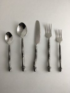 Juego de Cubiertos de Acero Inoxidable con Acabado Espejo, Diseño Vintage de 5 Piezas, Resistente al Óxido, Apto para Lavavajillas, Ecológico - Product Image 4