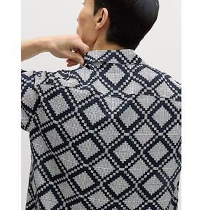 เสื้อเชิ้ตผู้ชายแขนสั้นทรงปกติสำหรับใส่ทำงานหรือลำลอง รับผลิตตามสั่งขายส่งจำนวนมาก ผู้ผลิตเสื้อเชิ้ตยูนิฟอร์ม OEM - Product Image 2