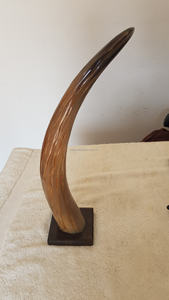 Escultura de Cuernos de Resina de Animales Religiosos, Pulida y Personalizada, con Base, Decoración Europea para el Hogar, Tacto Realista - Product Image 2