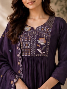 Conjunto de Kurta Bordada para Mujer con Duppata y Pantalones a Juego, Corte Holgado, Ropa Casual Tradicional - Product Image 3