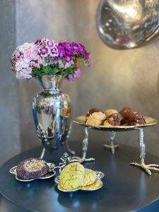 Support à gâteau en argent, plateau à étages fait main, assiette à fruits rustique dorée - Product Image 2