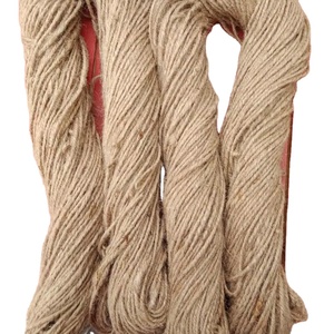 Ficelle de jute 100% naturelle et écologique 28LBS/3PLY, 100% Tossa, teneur en huile max. 2%, Emballage : Bobine de 1 kg, 90 pouces, 50 kg/lot - Product Image 1